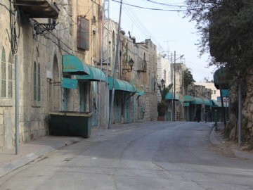 The extent of oppression and settler violence within Hebron has had a significant impact upon the incomes of Palestinians. Military orders have closed over 500 shop units, with many more following due to people being too scared to shop within the vicinity of the Old City which is one of the hardest hit areas. 